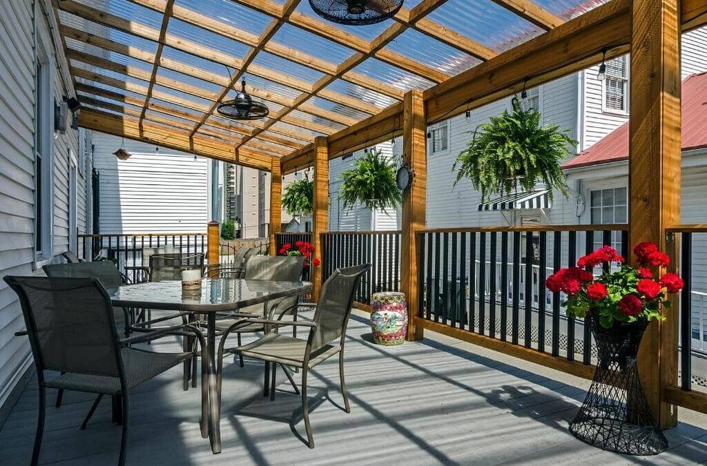 Foișor cu acoperiș transparent